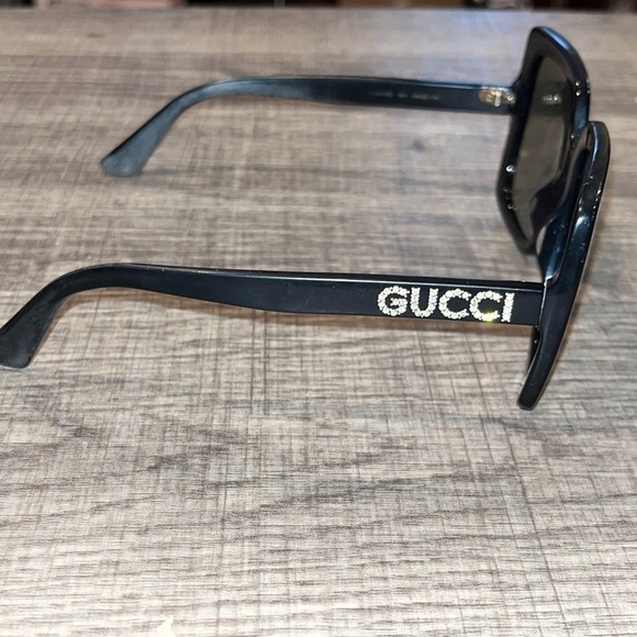 Gucci GG0418S oversized Square Sunglasses Crystal logo on sides - Picture 1 of 13